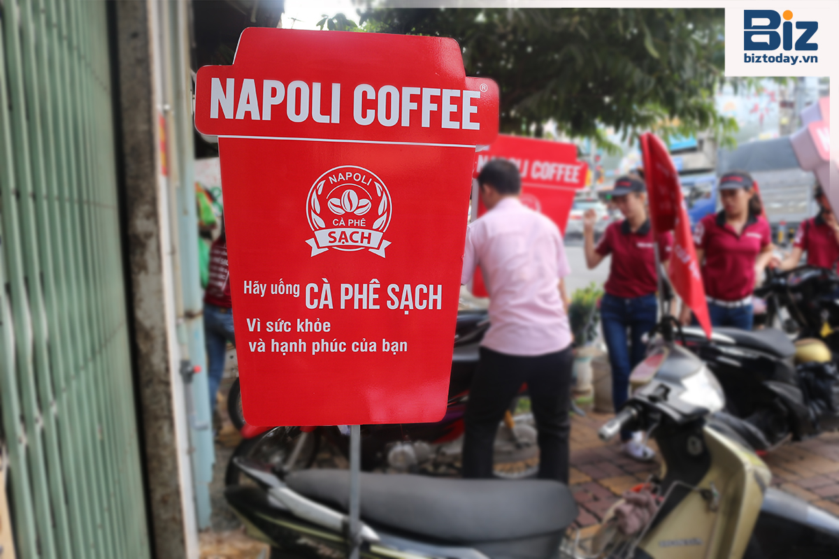 mang-ca-phe-sach-den-voi-moi-nguoi-napoli-coffee