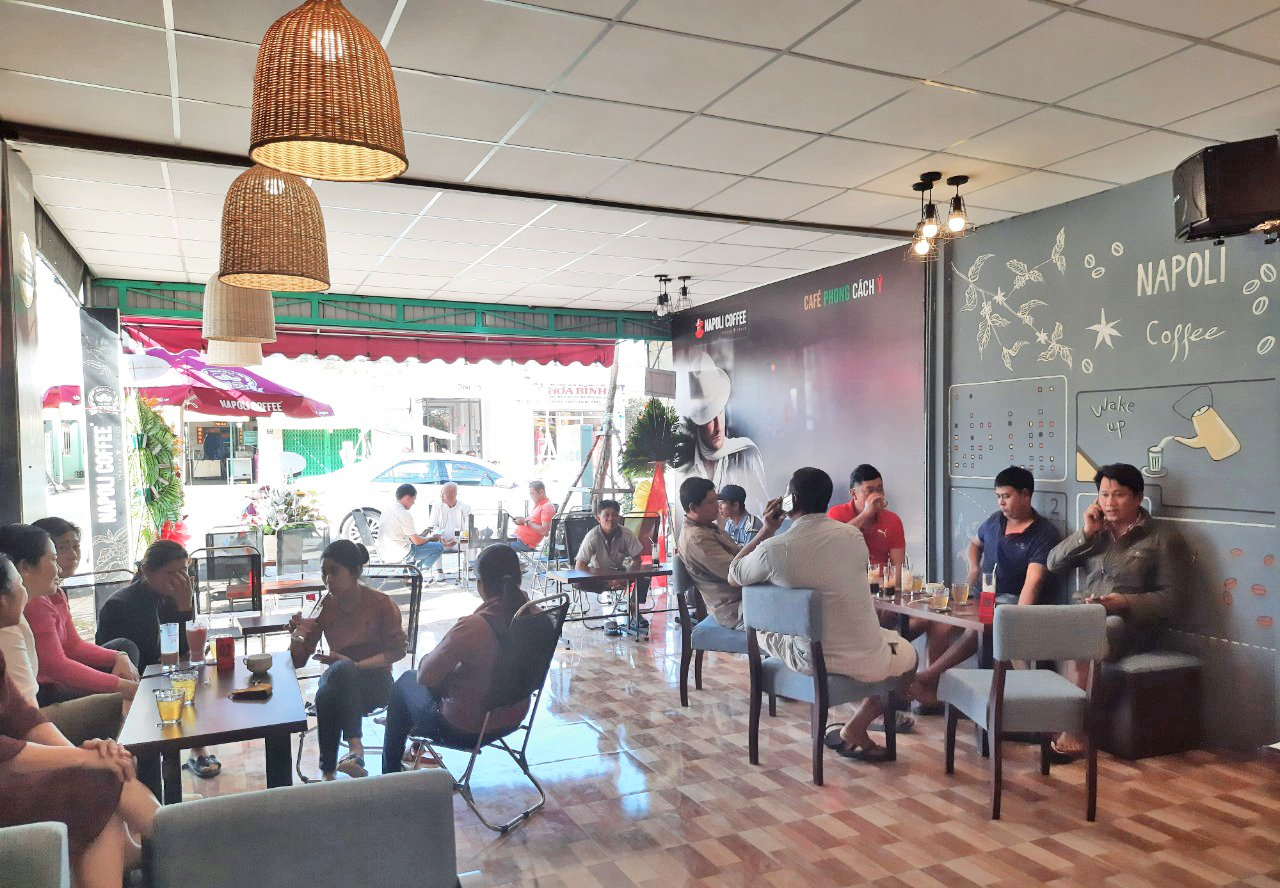 tin-tuc-napoli-5-sai-lam-thuong-gap-khi-dong-khach-trong-kinh-doanh-quan-cafe